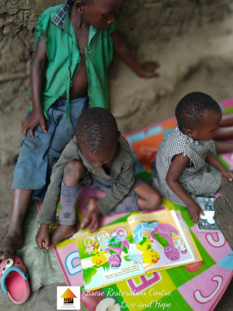 vipepeo mobile library community outreach pic by kasese restoration centre (1)